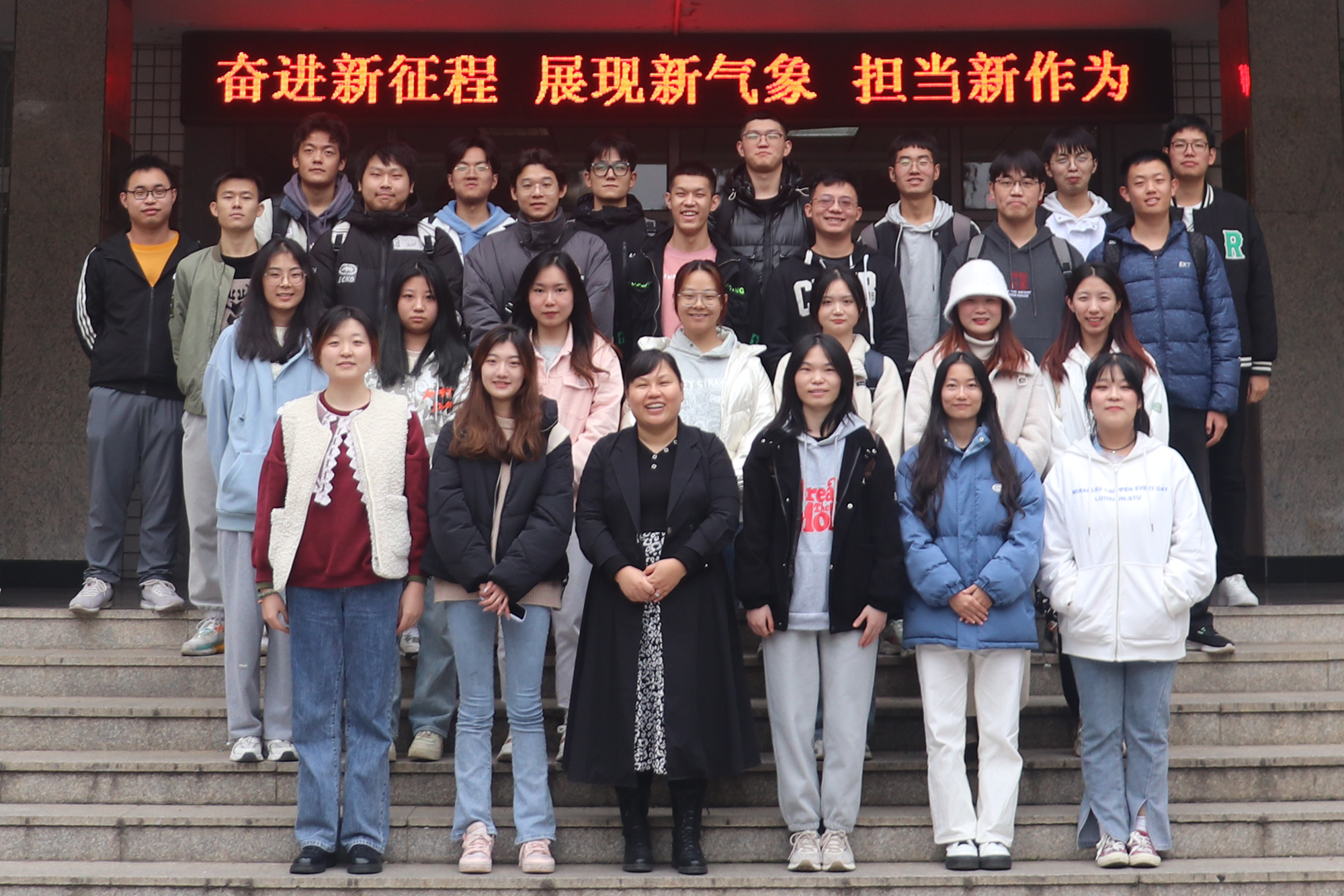 合照无厕所偷拍
111.png