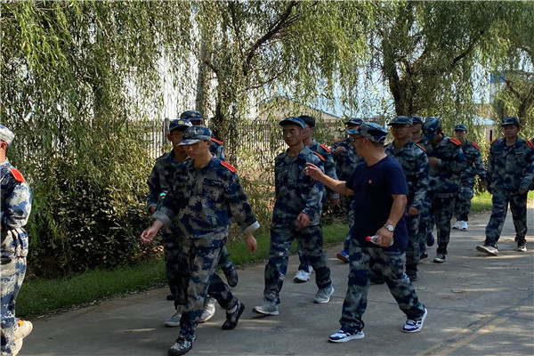 厕所偷拍
领导跟随拉练.jpg