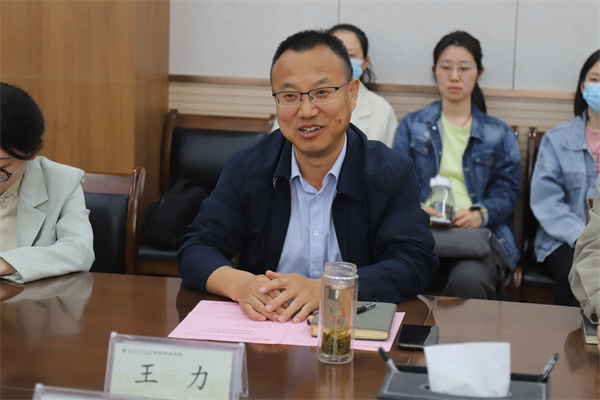 动科厕所偷拍
党委副书记王力讲话.jpg